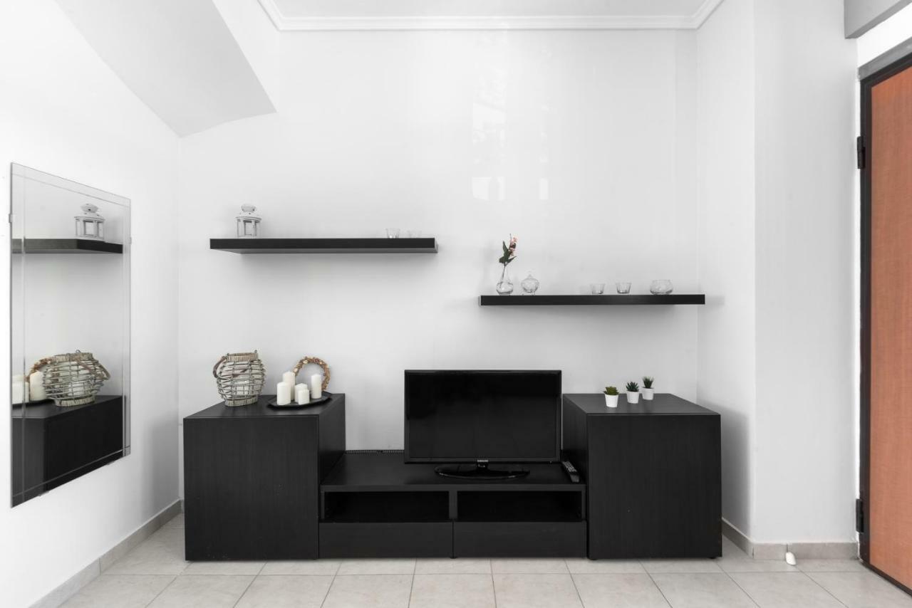 Nikiti Maisonette On The Beach By Luxlikehome Exterior photo